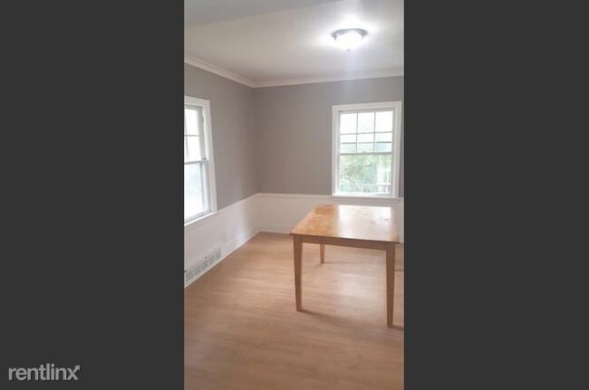 Foto del edificio - 3 br, 1.5 bath House - 412 W Lincoln Hwy