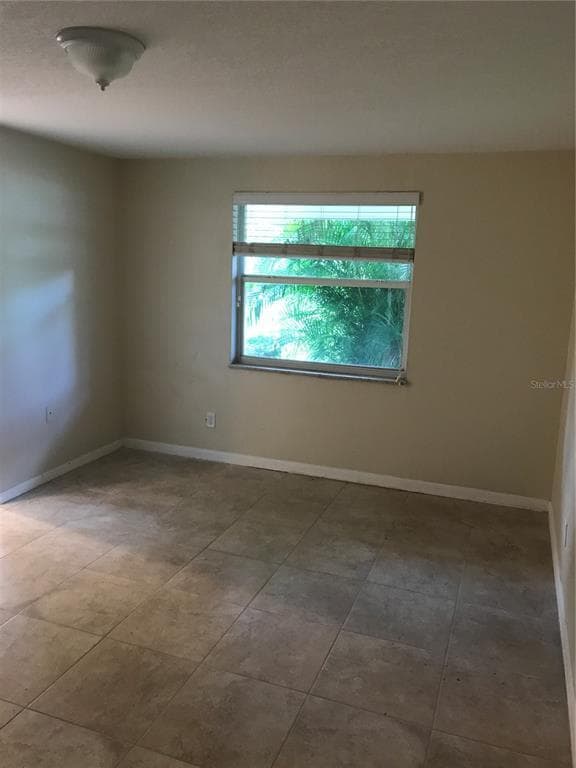 Building Photo - 906 Homewood Dr