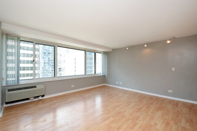 Building Photo - 211 E Ohio St