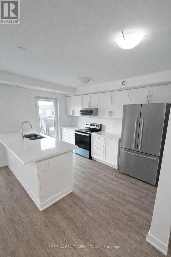 Building Photo - 65 Romilly Ave