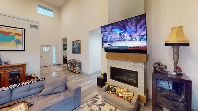 Building Photo - 245 Whitetail Dr