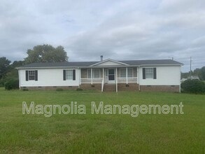Building Photo - 453 Finch Rd