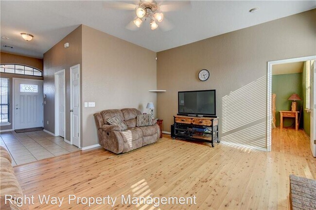 Building Photo - 2216 SW 141st Pl