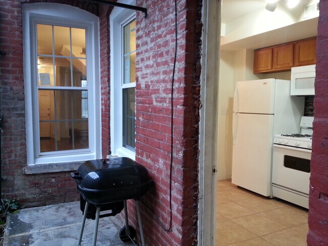 Foto del edificio - 1208 Kirby St NW