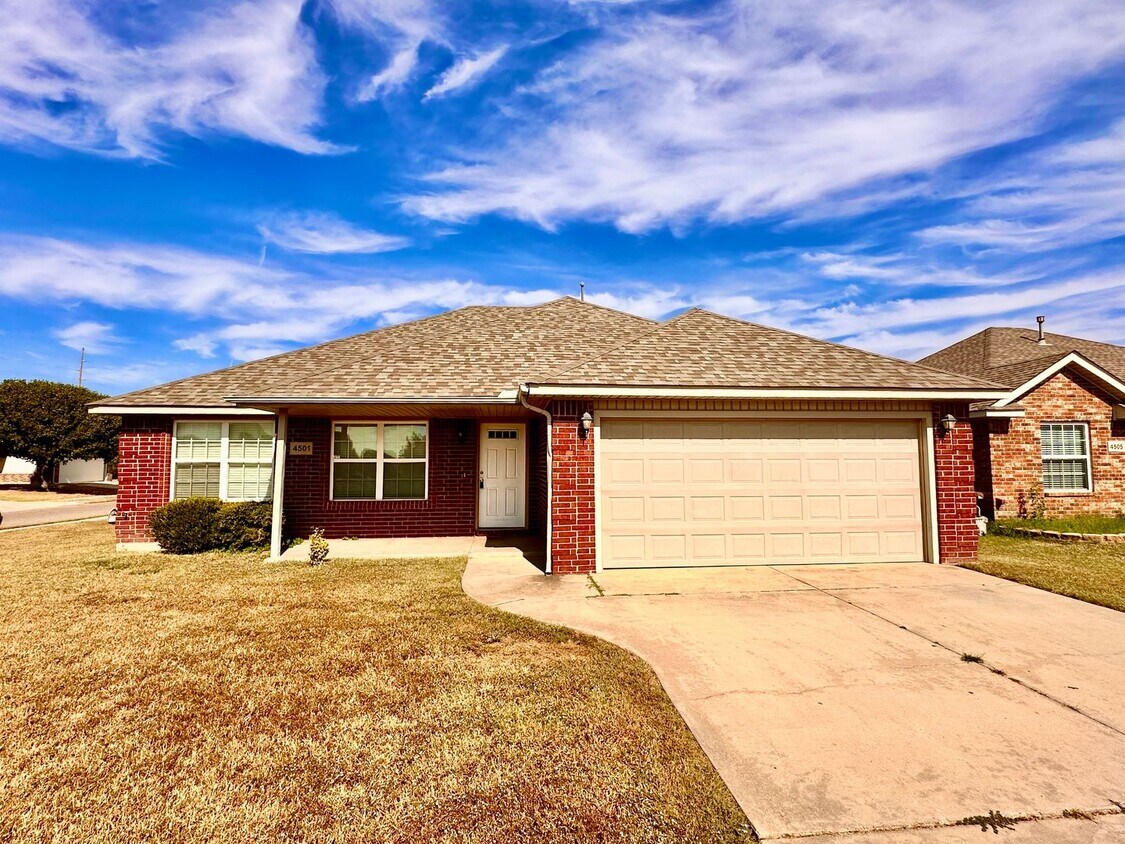 Newer 3 Bedroom off I-240 - Newer 3 Bedroom off I-240