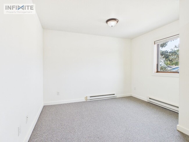 Building Photo - 215 S 18th Ave