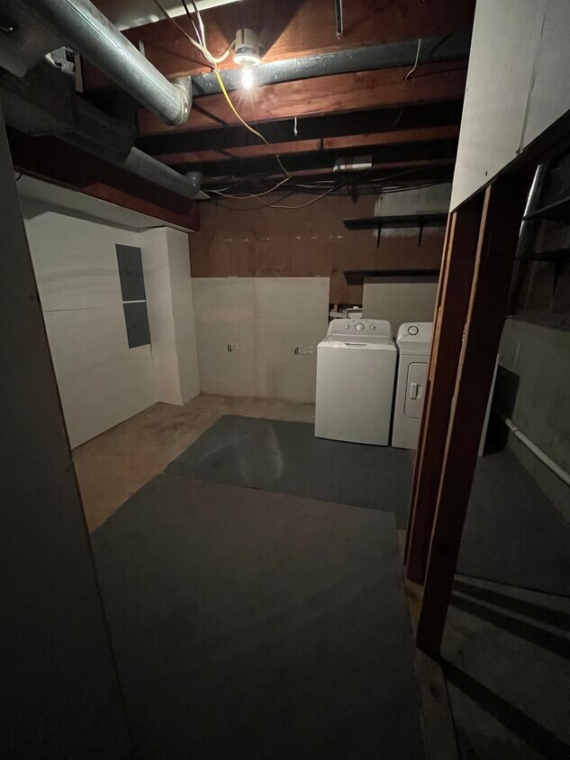 Primary Photo - 1520 E 123rd Terrace