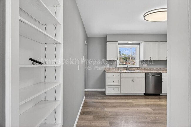 Foto del edificio - 9625 Theodosia Ave