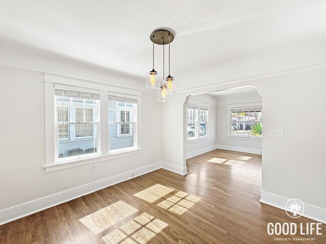 Foto del edificio - Beautiful 3BD/2.5BA W/ A/C and In-Unit Laundry in Mission Hills!