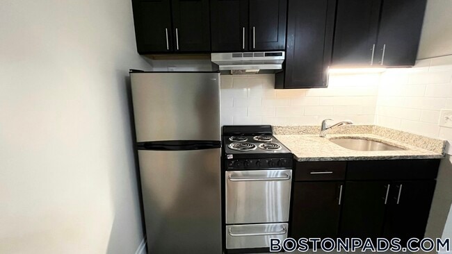 Building Photo - 62 Boylston St
