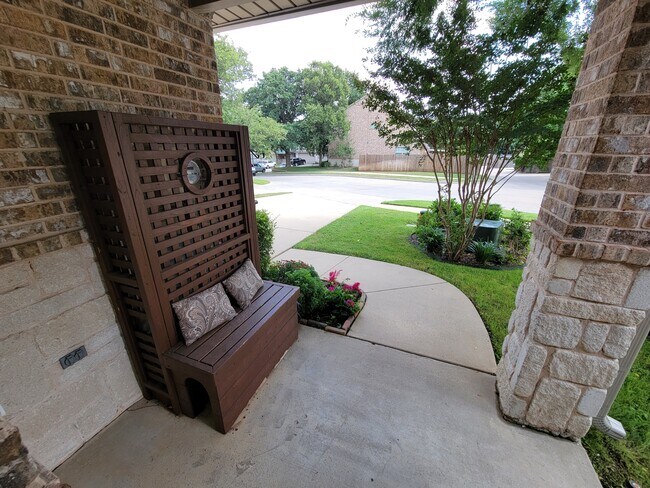 Building Photo - 4263 Towne Lake Ct