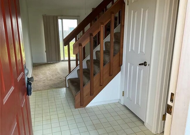 Building Photo - 2334 Raider Dr