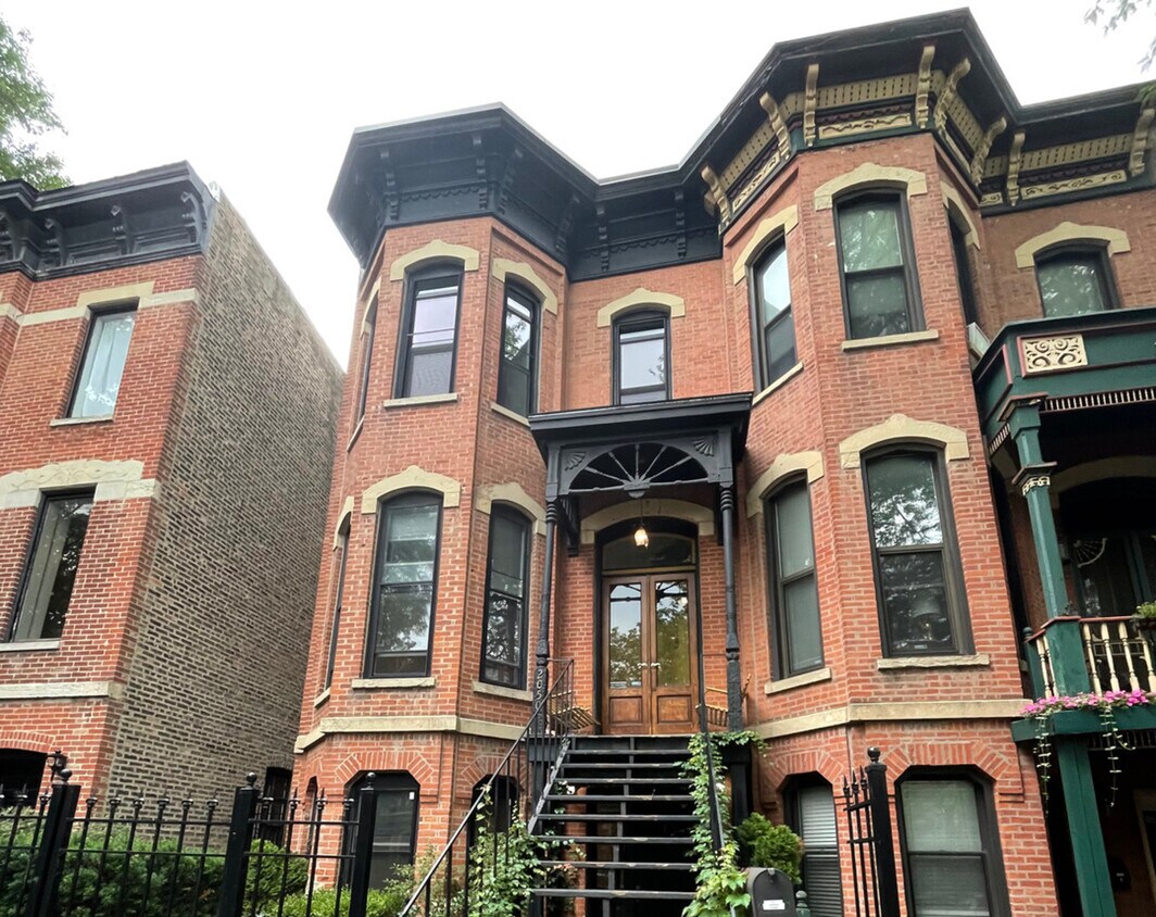 Foto principal - 2050 N Bissell St