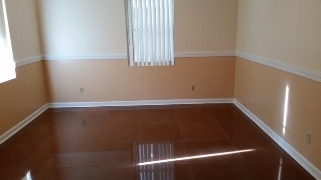 Foto del edificio - 822 Bacon Rd