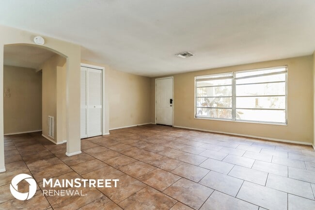 Foto del edificio - 9636 Mark Twain Ln