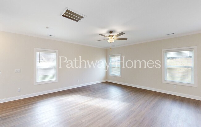 Foto del edificio - 108 S Sina St