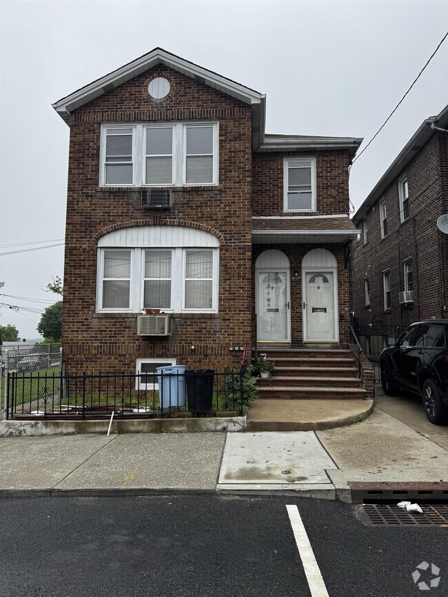 Building Photo - 1212 88th St