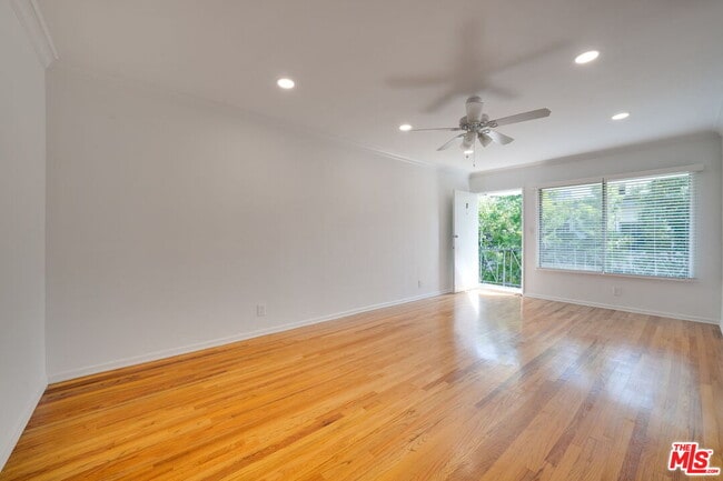 Building Photo - 827 Lincoln Blvd