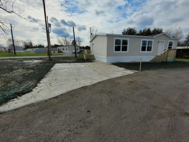 Building Photo - 13505 Circle Dr