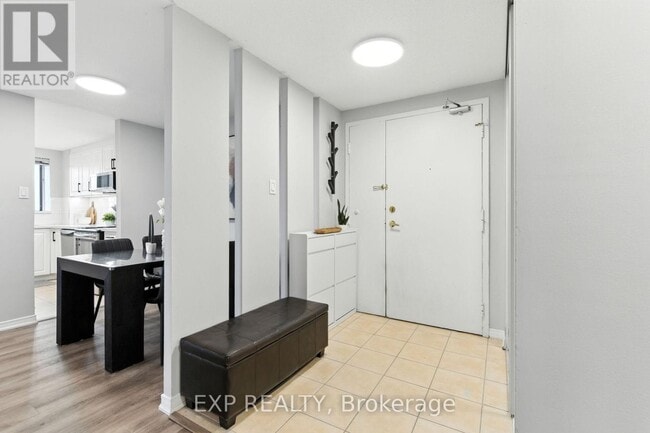 Building Photo - 6720 Glen Erin Dr