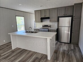 Building Photo - 1000 Wave Ln