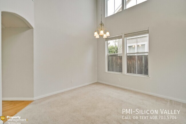 Foto del edificio - Near Near New, available Soon!