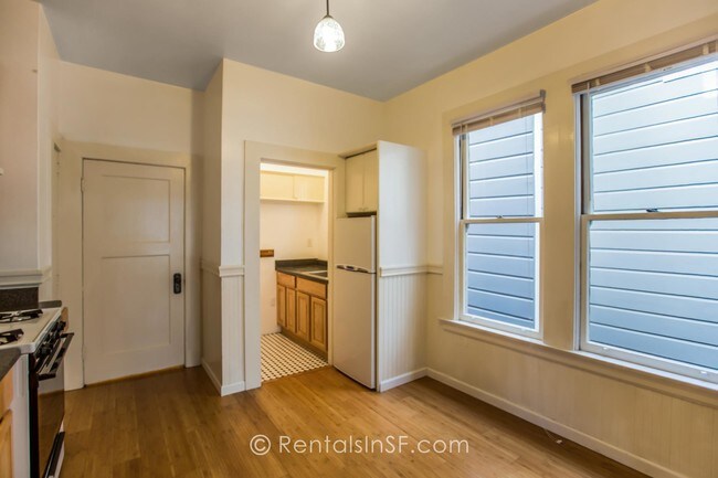 Building Photo - 2857 Bush St