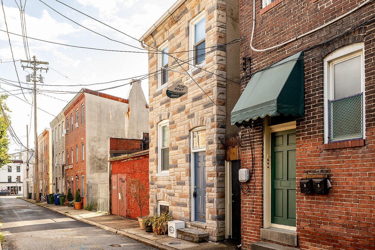 Foto principal - 402 S Regester St