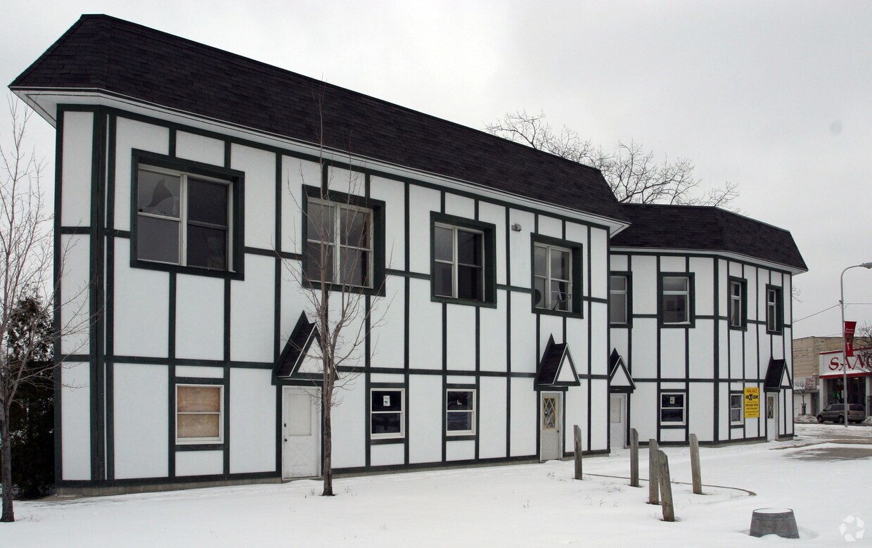 Primary Photo - 2784 Sanford St