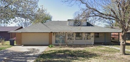 Building Photo - 2820 Sunnybrook Ln