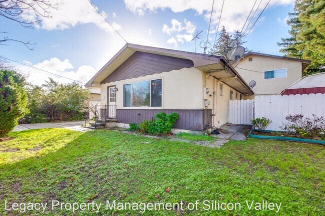 Building Photo - 3 br, 2 bath House - 103 Murlagan Ave.#A