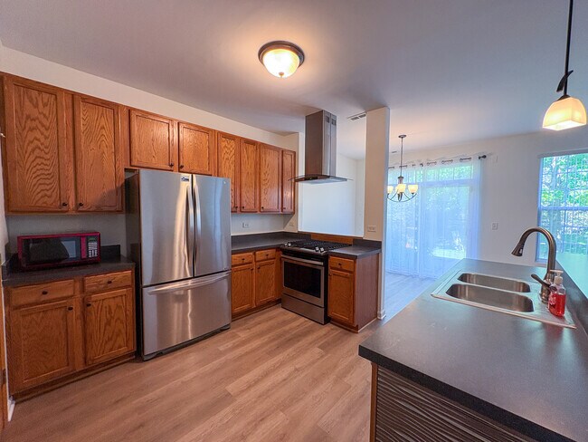 Foto del edificio - 1453 Millbrook Dr