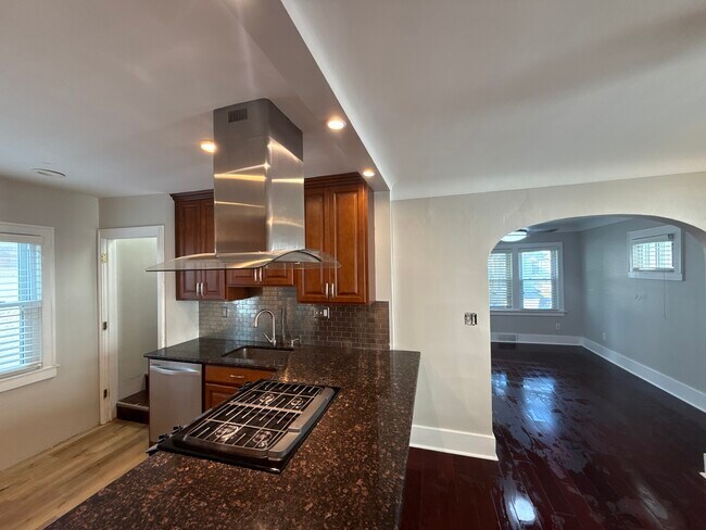 Foto del edificio - 22114 Rosedale St
