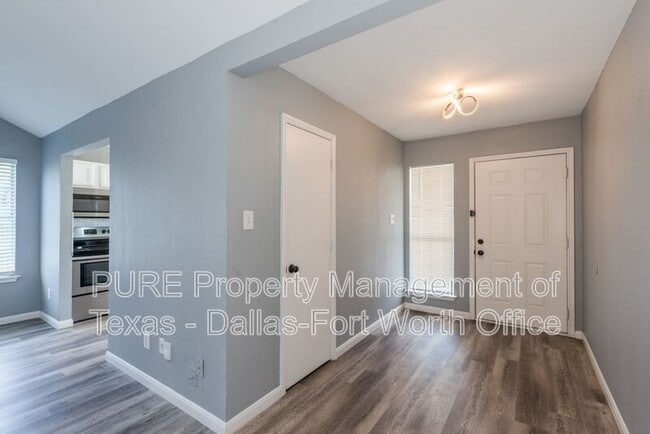 Building Photo - 3720 Garden Springs Dr