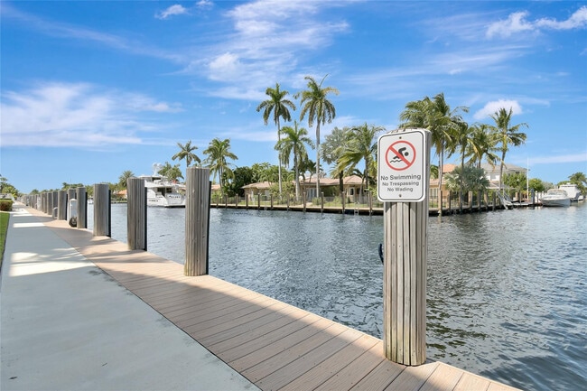 Foto del edificio - 3121 NE 51st St