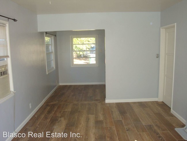 Building Photo - 441-443 W McKinley Ave