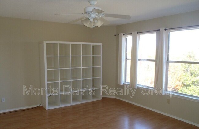 Foto del edificio - 8501 Bismark Cove