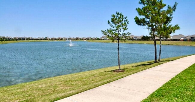 Building Photo - 2518 Brittany Lakes Dr