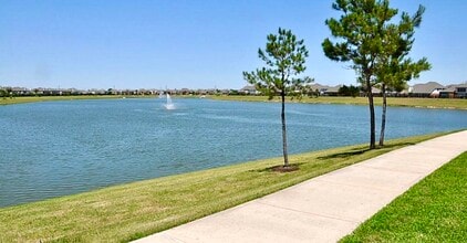 Building Photo - 2518 Brittany Lakes Dr