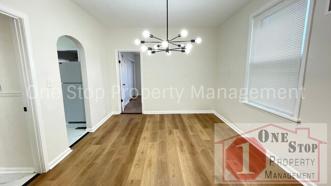 Foto del edificio - Beautiful 4 Bedroom 2 Bathroom Home in Kansas City!