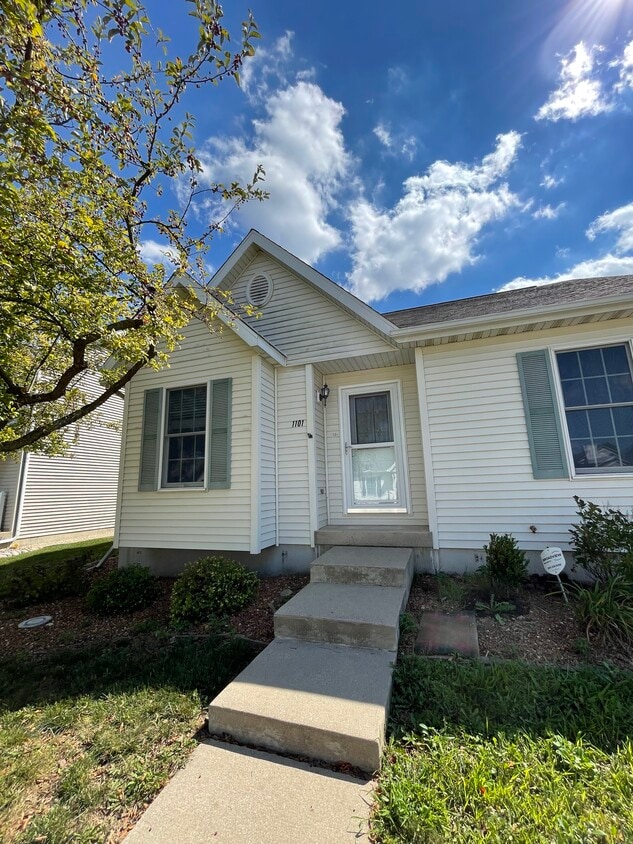 1101 Perry Ln, Normal, IL 61761 House for Rent in Normal, IL