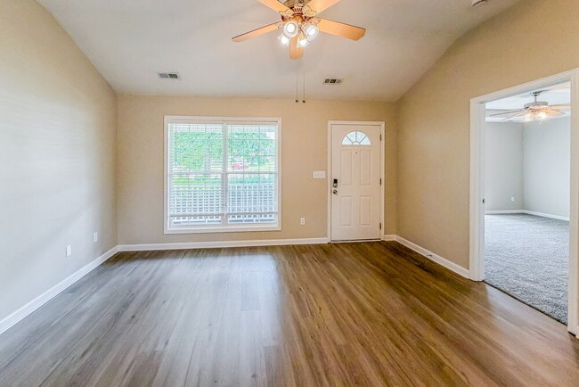 Building Photo - 304 Cheairs Ct