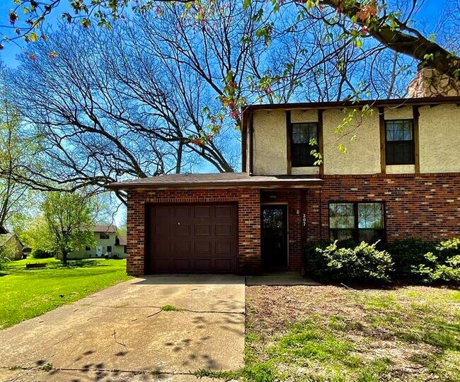 Foto del edificio - 307 University Ave