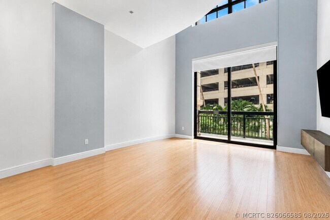 Building Photo - 801 S Olive Ave