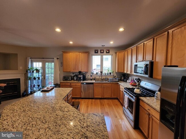 Building Photo - 47706 Bowline Terrace
