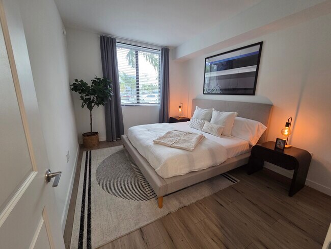 Foto del edificio - 685 W 72nd Pl