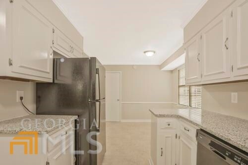 Building Photo - 5528 Fern Creek Dr SW