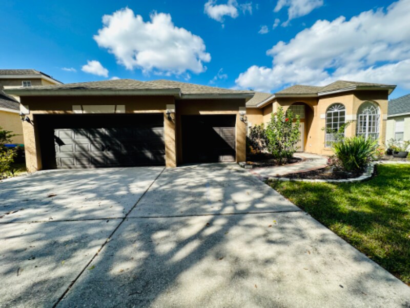 Foto principal - 10122 Newington Dr