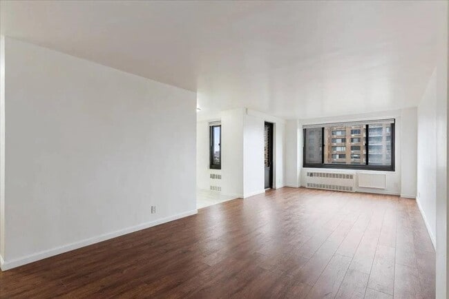 Foto del edificio - 185 Hall St