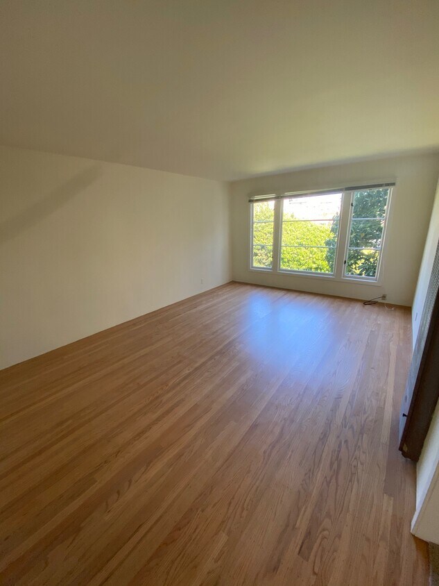 Foto principal - 2400 15th St